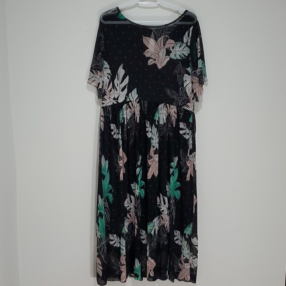 Love & Lengend black 1x short sleeve dress
